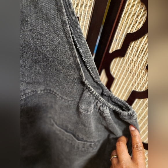 👖 Black Denim Overalls - One Size (Fits US 2-18) 👖 - Picture 4 of 6